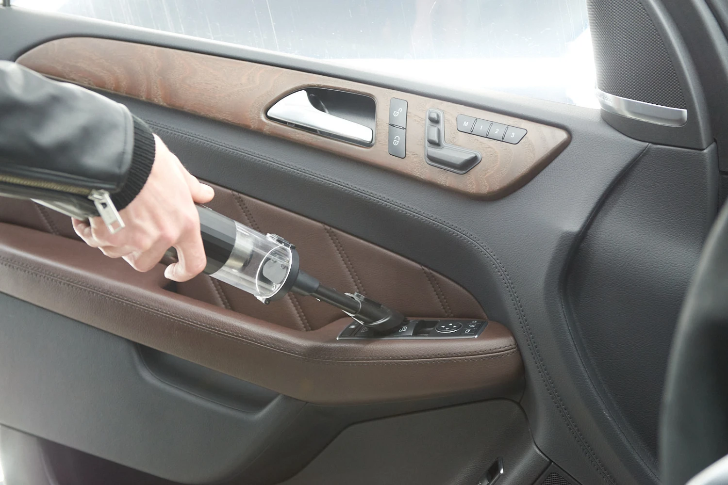 cordless handheld vacuum for Mercedes-Benz C-Class