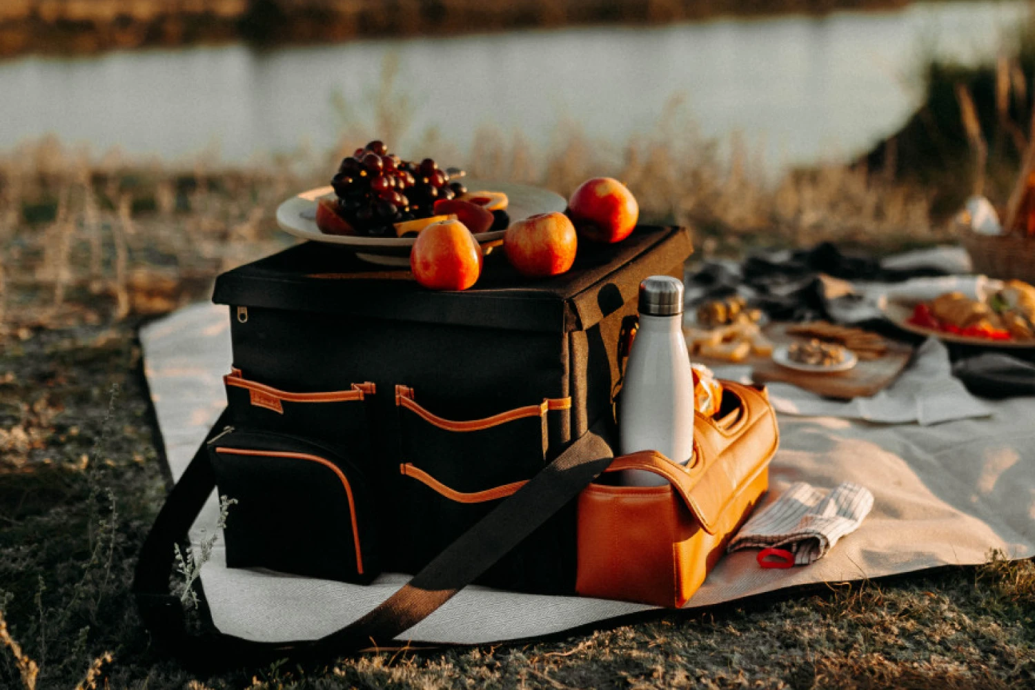 white picnic blanket